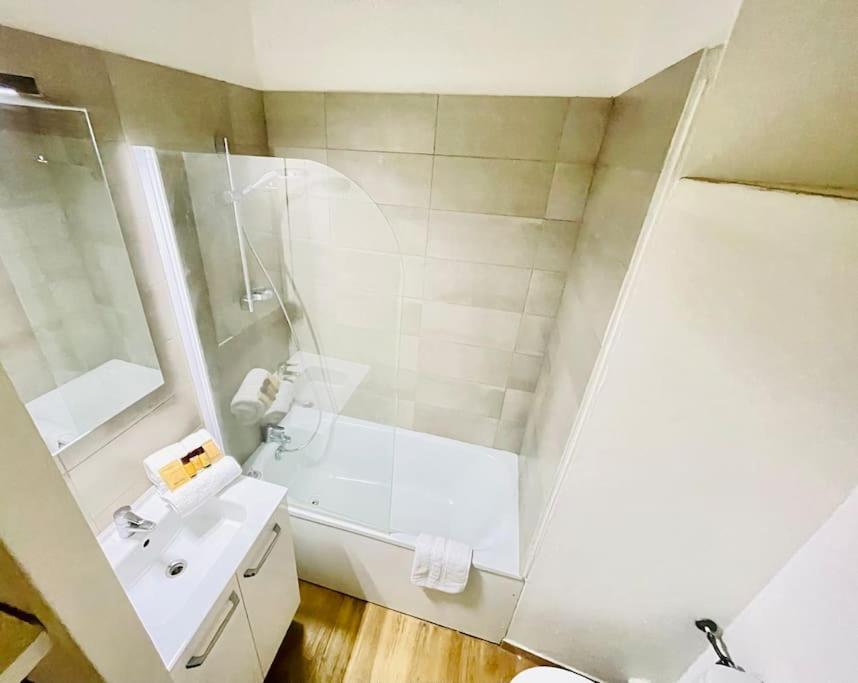 Le Chevrefeuille - Easystay83 Saint-Raphaël Esterno foto