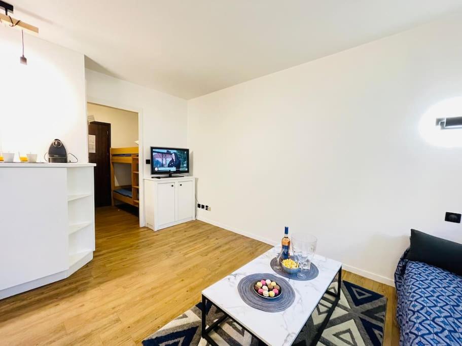 Le Chevrefeuille - Easystay83 Saint-Raphaël Esterno foto
