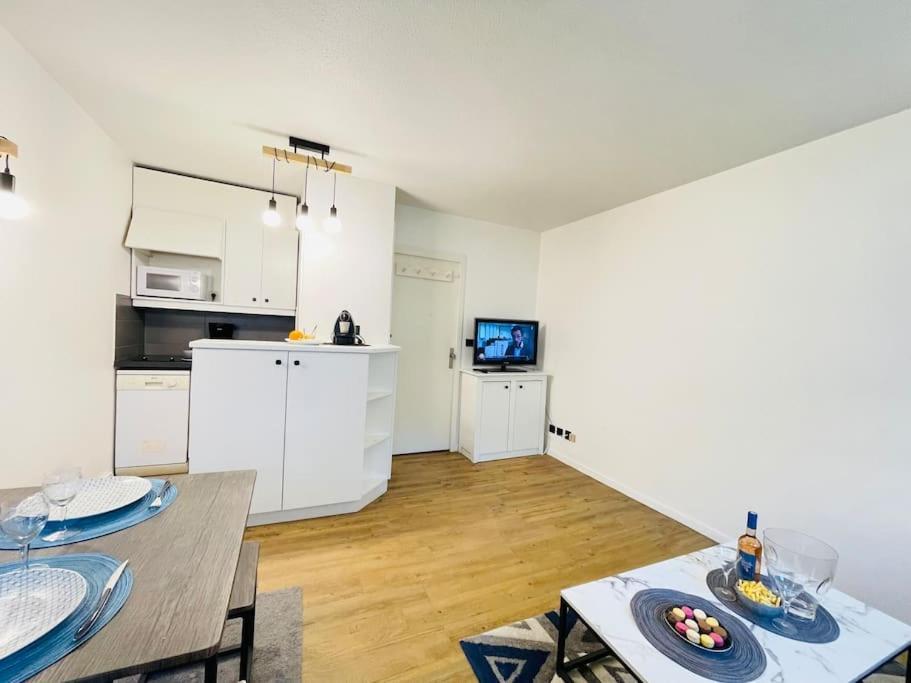 Le Chevrefeuille - Easystay83 Saint-Raphaël Esterno foto